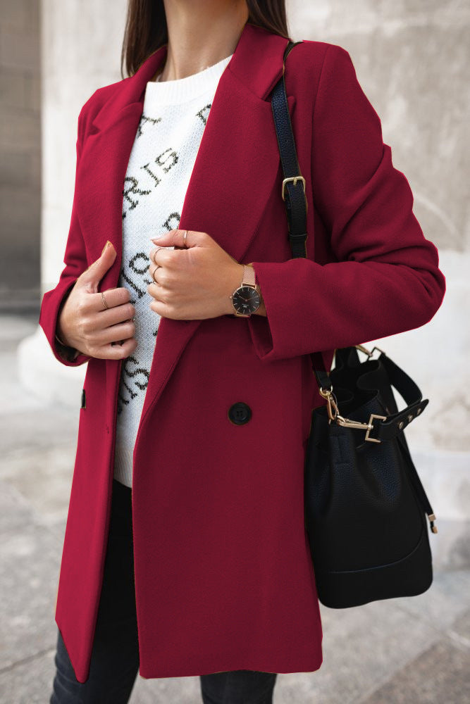 Veste en laine à manches longues et col tailleur croisé