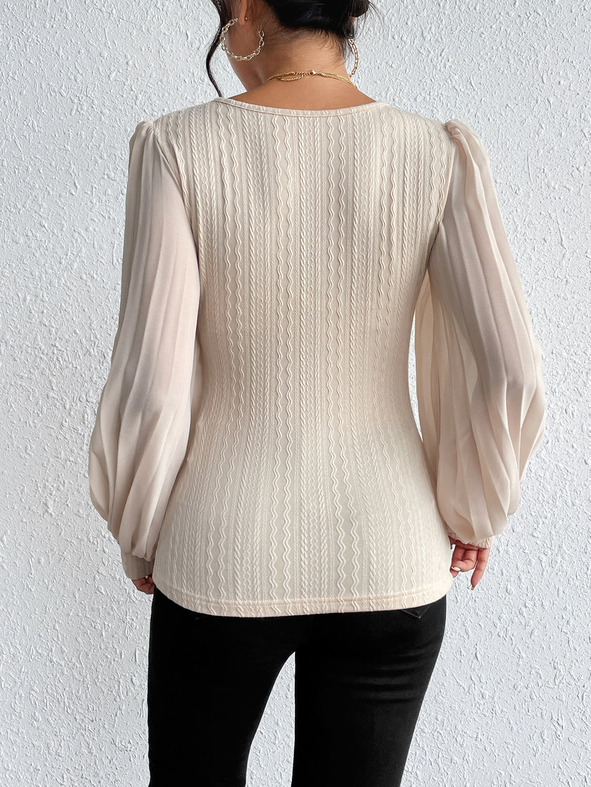 Round neck slim fit lantern sleeve beige top