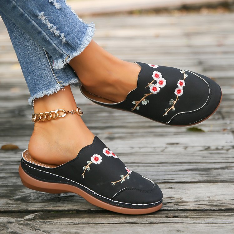 Flower embroidered thick-soled toe-cap slippers