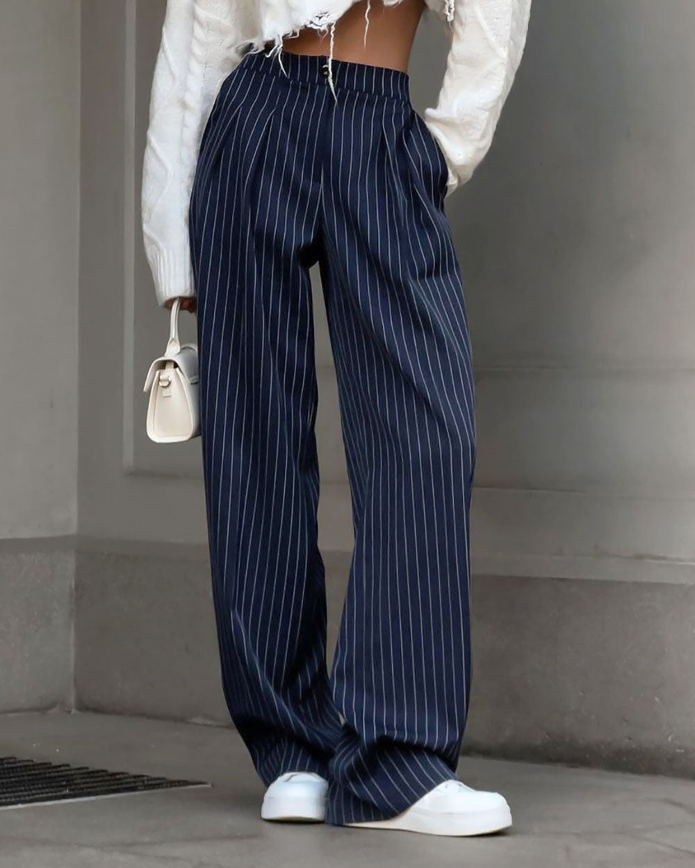 Pantalon large droit à taille haute à rayures bleu marine