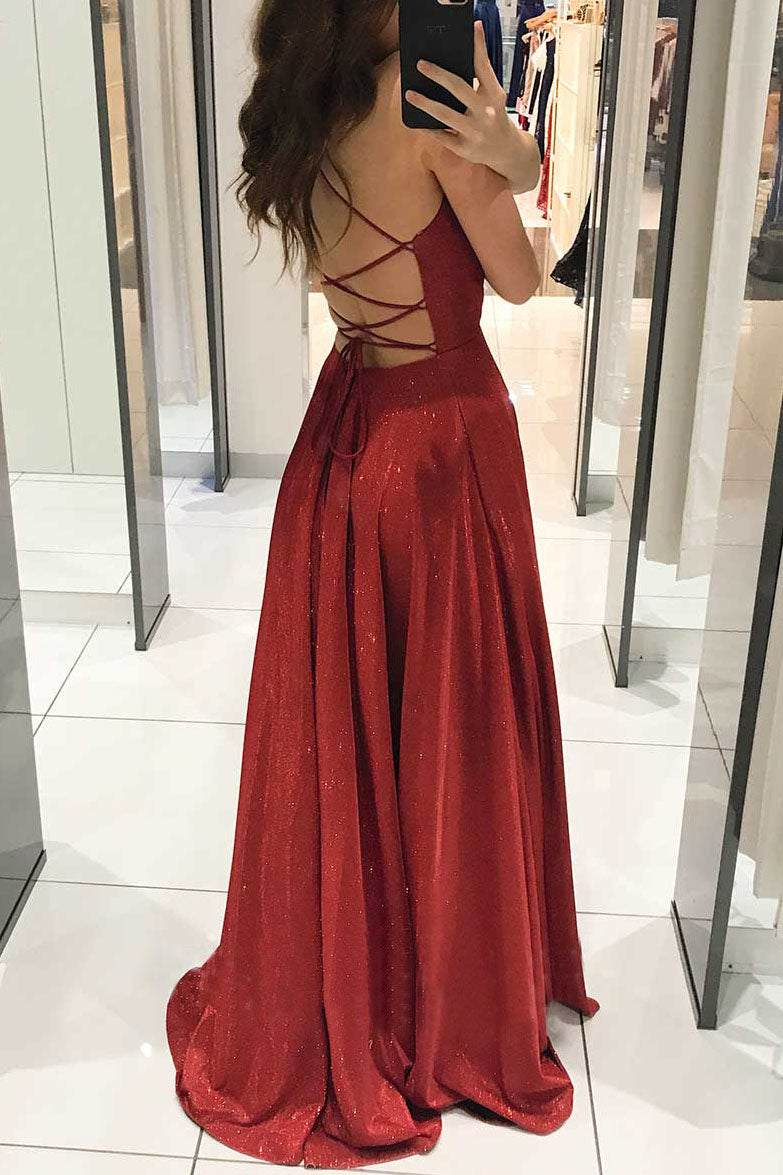 Vestido sin espalda con tirantes finos y bolsillos con cuello en V profundo