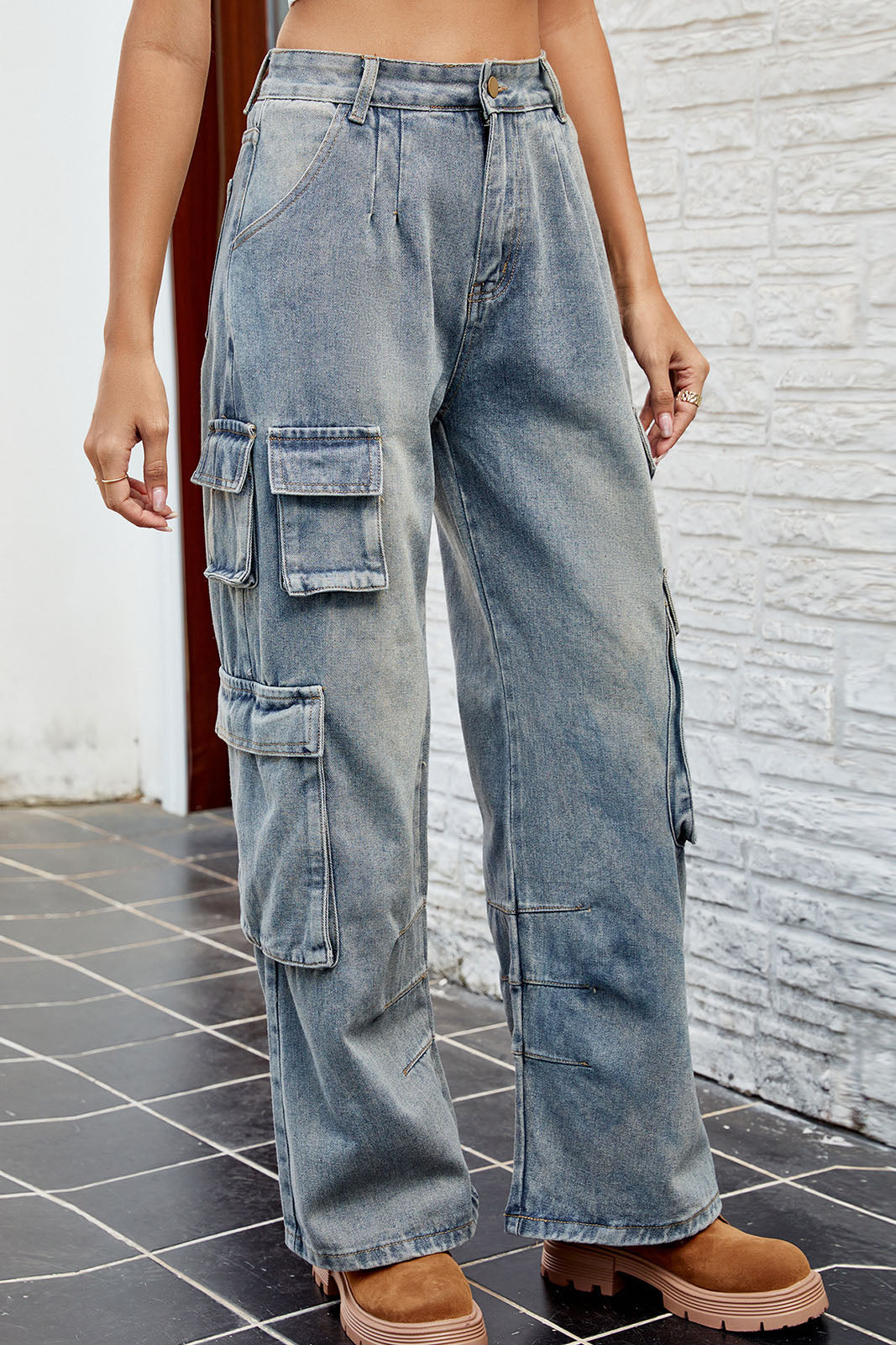 Pantalon de travail en denim à jambes larges et multi-poches délavé