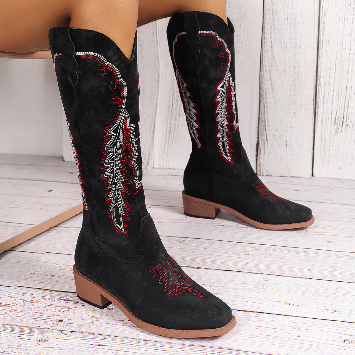 Thick heel embroidered knight boots