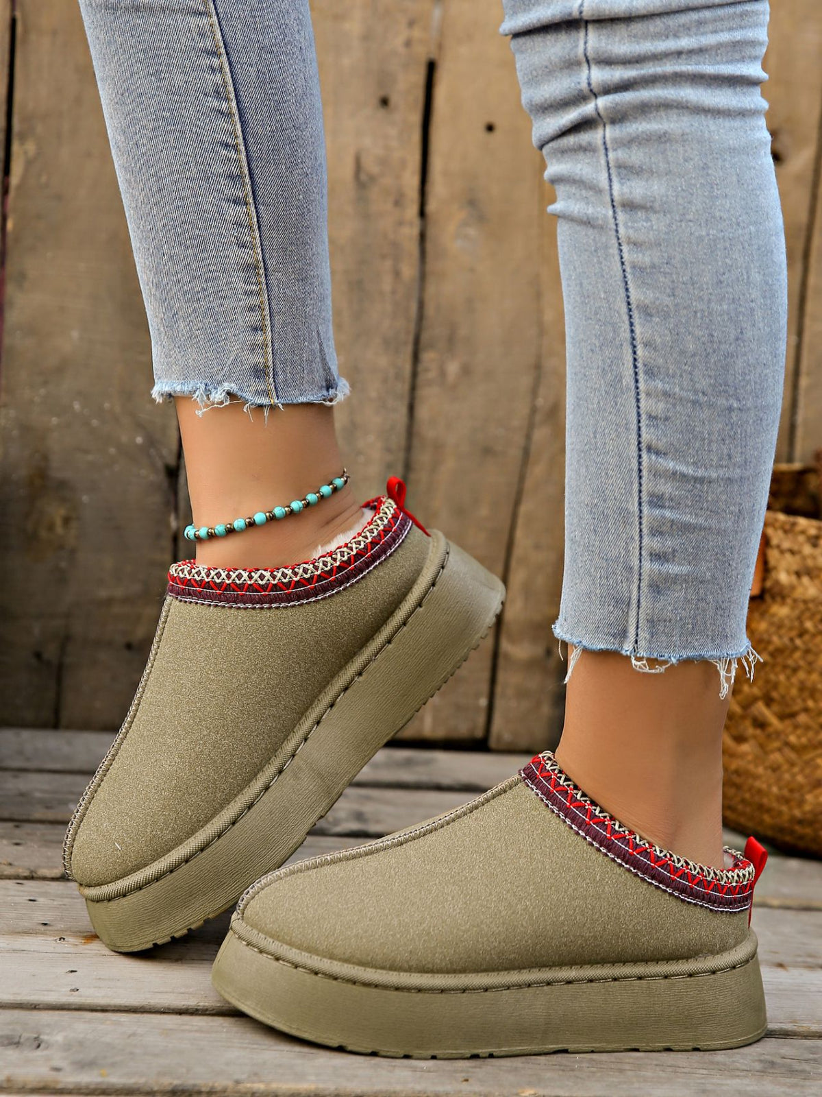 Low-top fleece lining slip-on snow boots