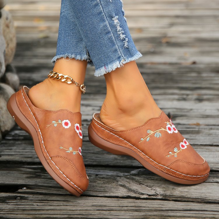 Flower embroidered thick-soled toe-cap slippers