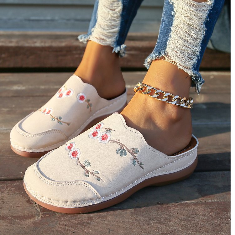 Flower embroidered thick-soled toe-cap slippers