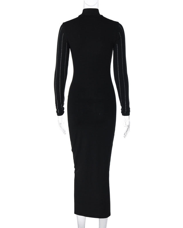 Robe slim noire à col montant et à diamants