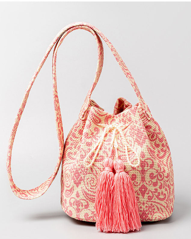 Bolso bombonera de lona con flecos y estampado bohemio