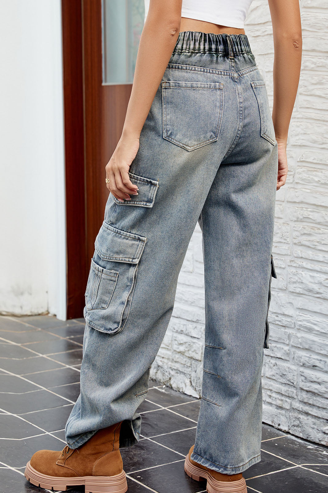 Pantalon de travail en denim à jambes larges et multi-poches délavé