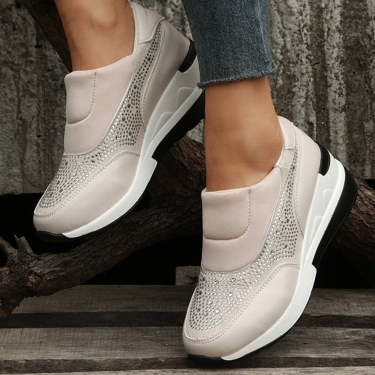 Slip-on-Sneaker mit Pailletten und Keilabsatz