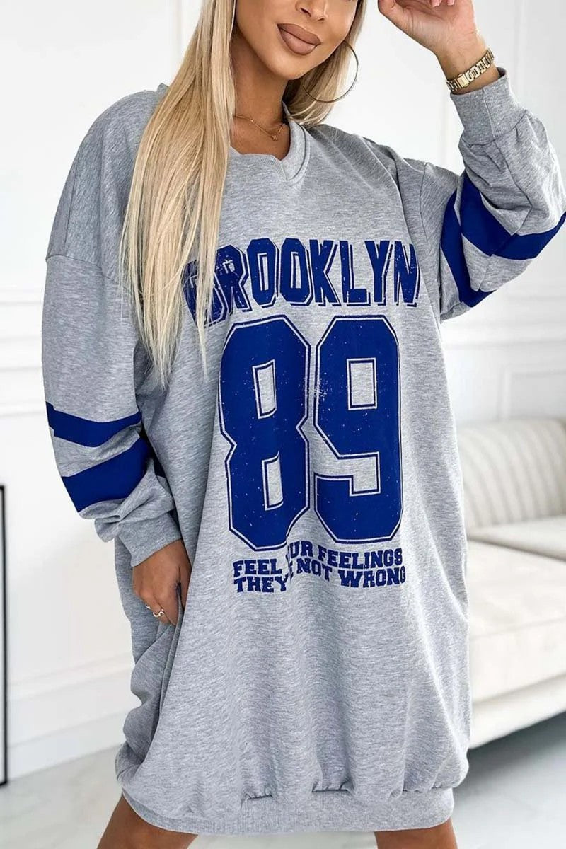 Vestido tipo sudadera con estampado de letras deportivas