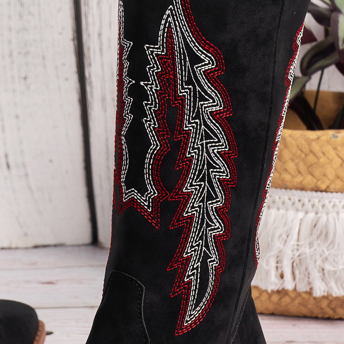 Thick heel embroidered knight boots