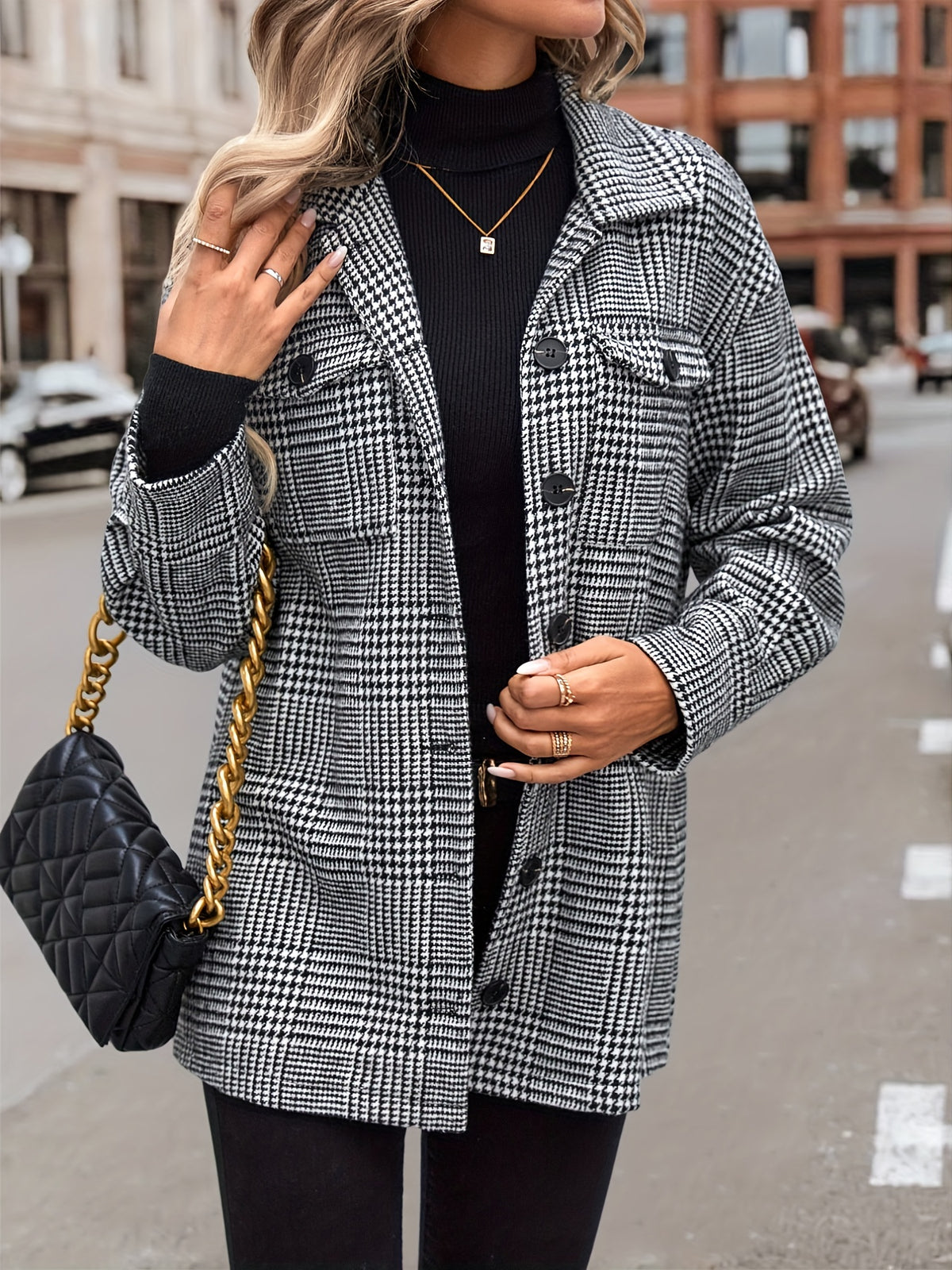 Jaqueta Houndstooth com bolsos e aba única