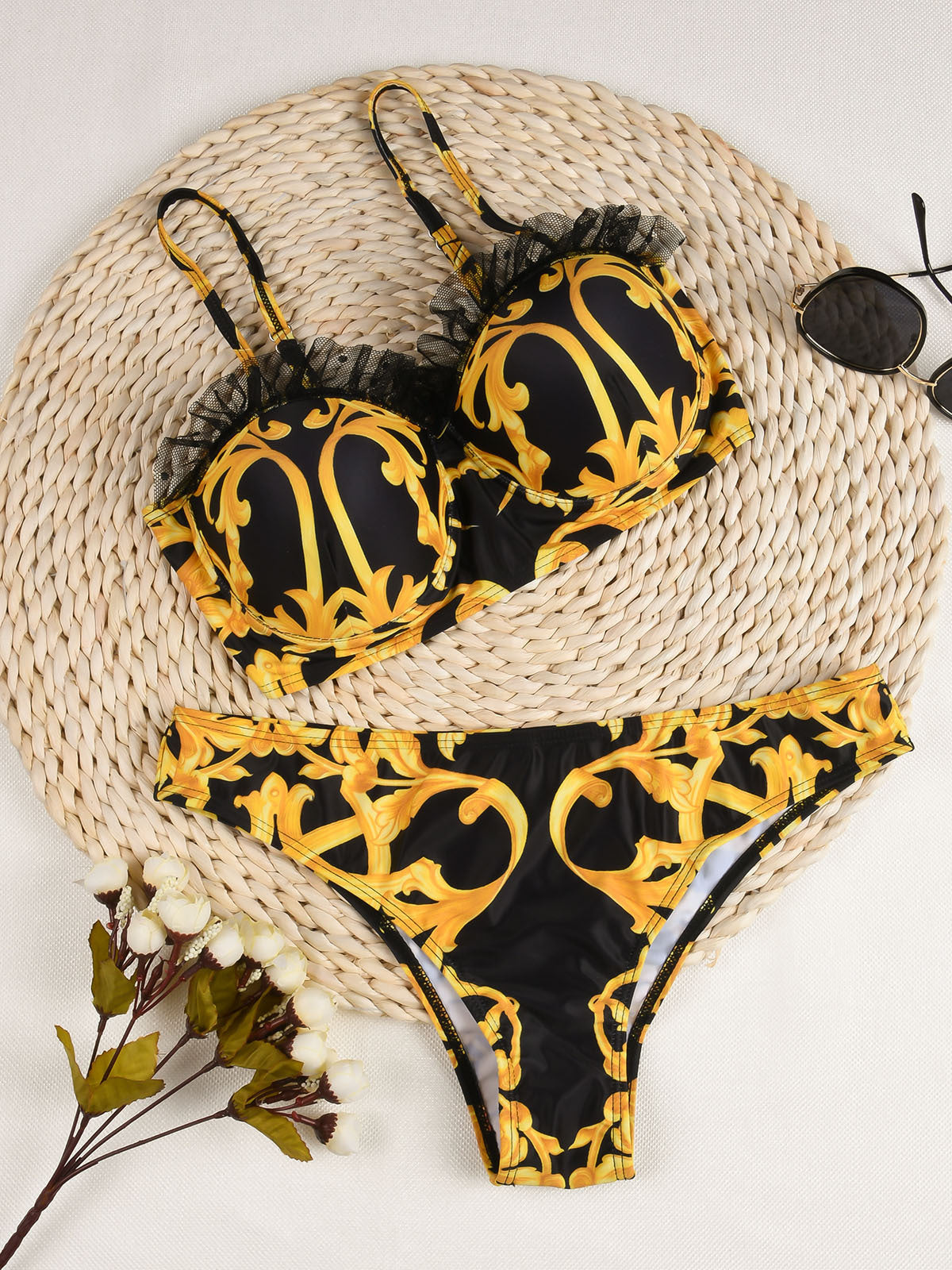 Ensemble de bikini à motif vintage avec bordure en dentelle