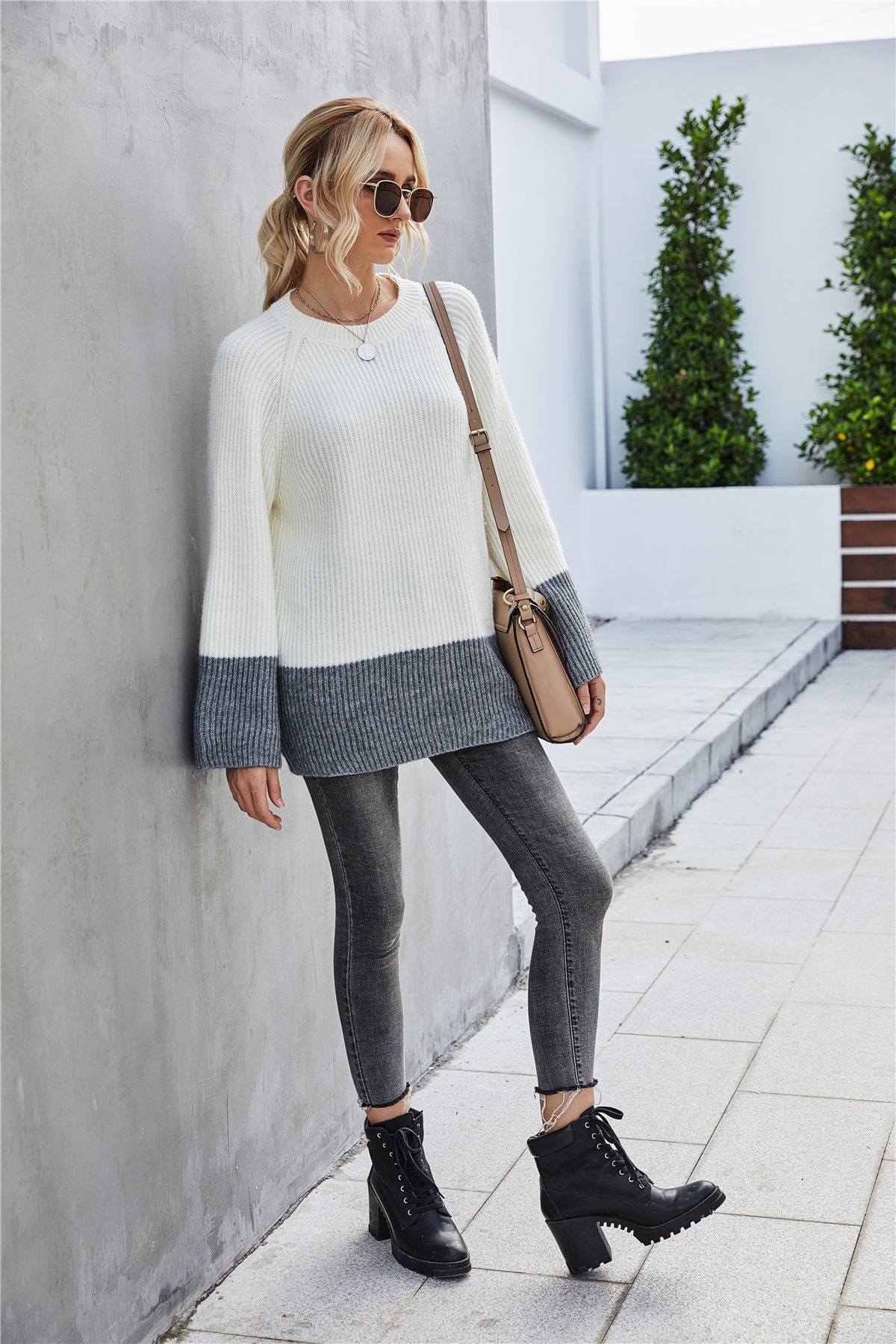 Loose Stitching Round Collar Pullover