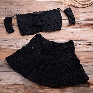 Conjunto de bikini de crochet con hombros descubiertos