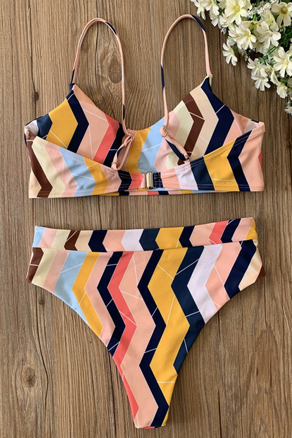 Conjunto de bikini de cintura alta con ondas cardiacas