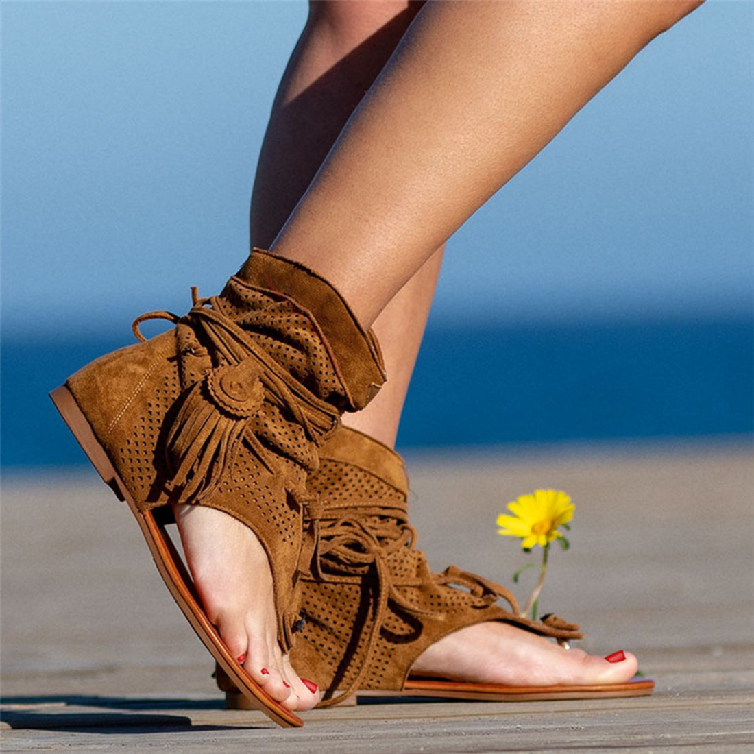 Sandalias con chanclas y flecos