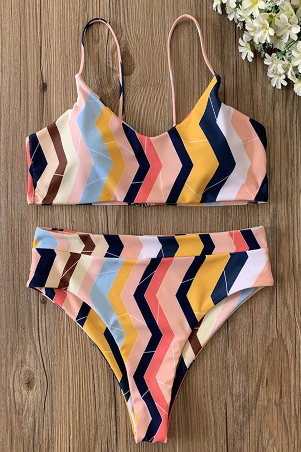 Conjunto de bikini de cintura alta con ondas cardiacas