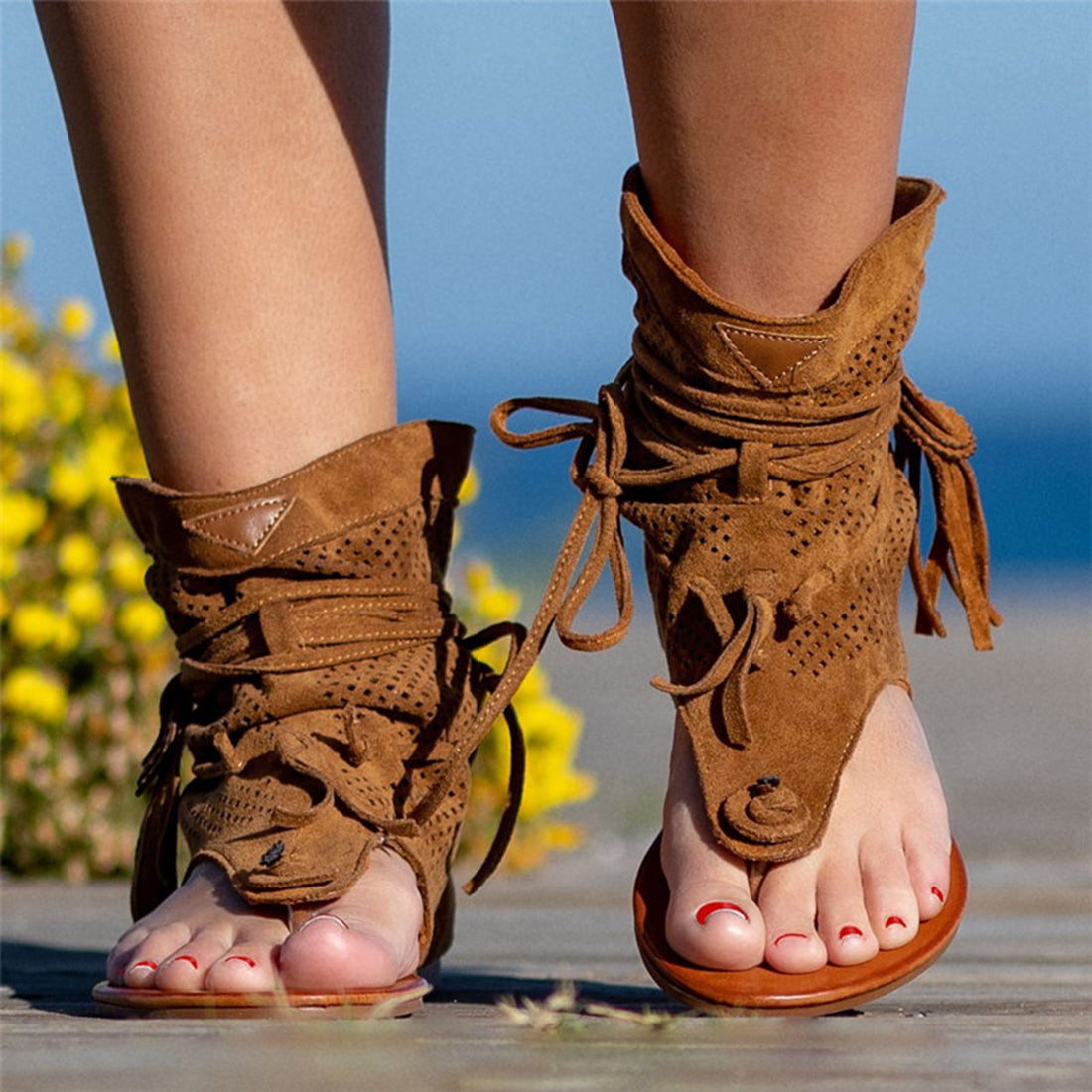 Sandalias con chanclas y flecos