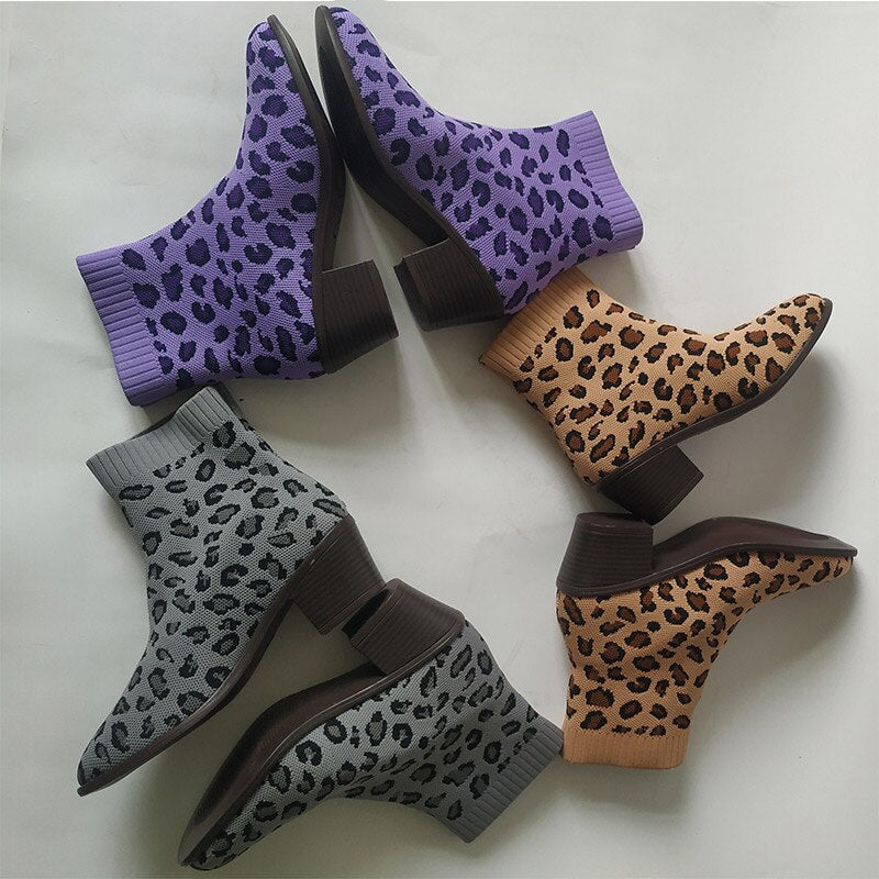 Botas tipo calcetín de punto con estampado de leopardo