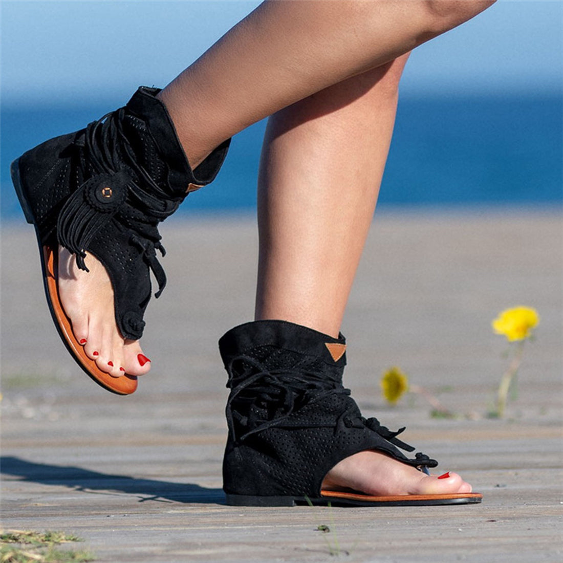 Sandalias con chanclas y flecos