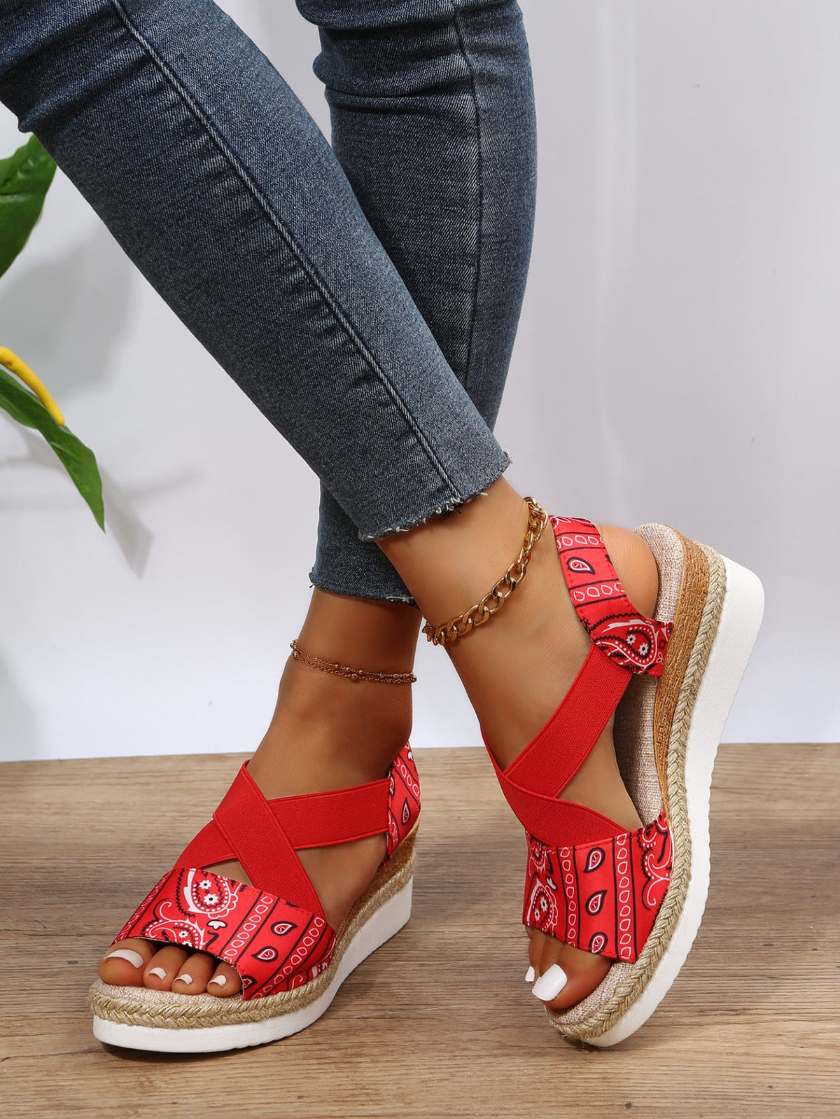 Thick Bottom Cross-tied Open Toe Wedges Sandals