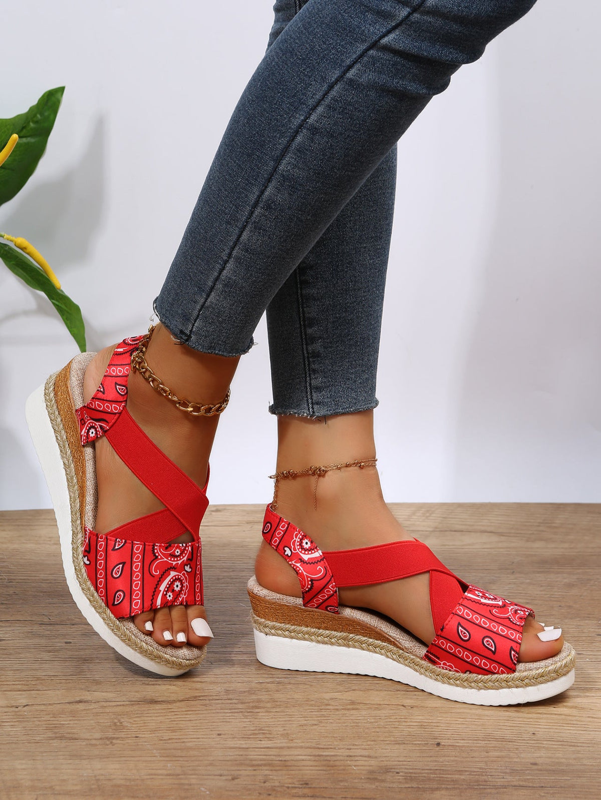 Thick Bottom Cross-tied Open Toe Wedges Sandals