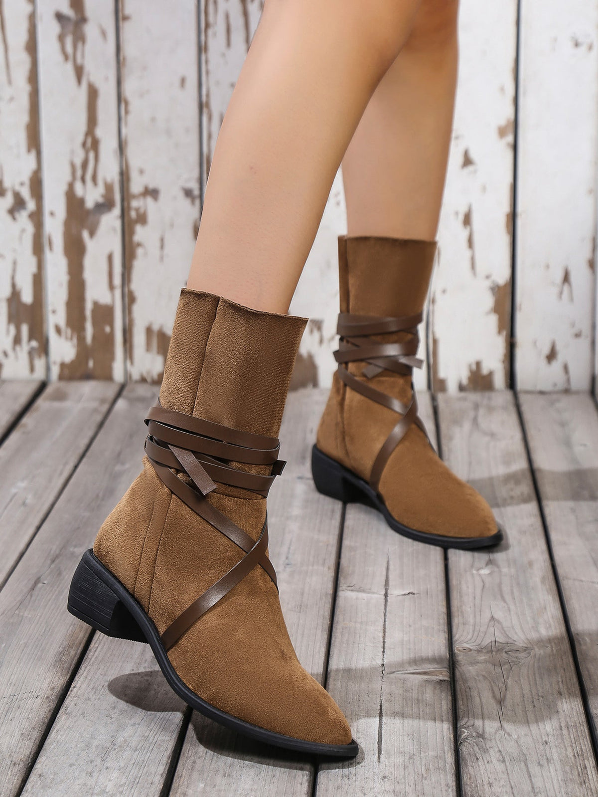 Botas Western Martin com bico fino e cadarço