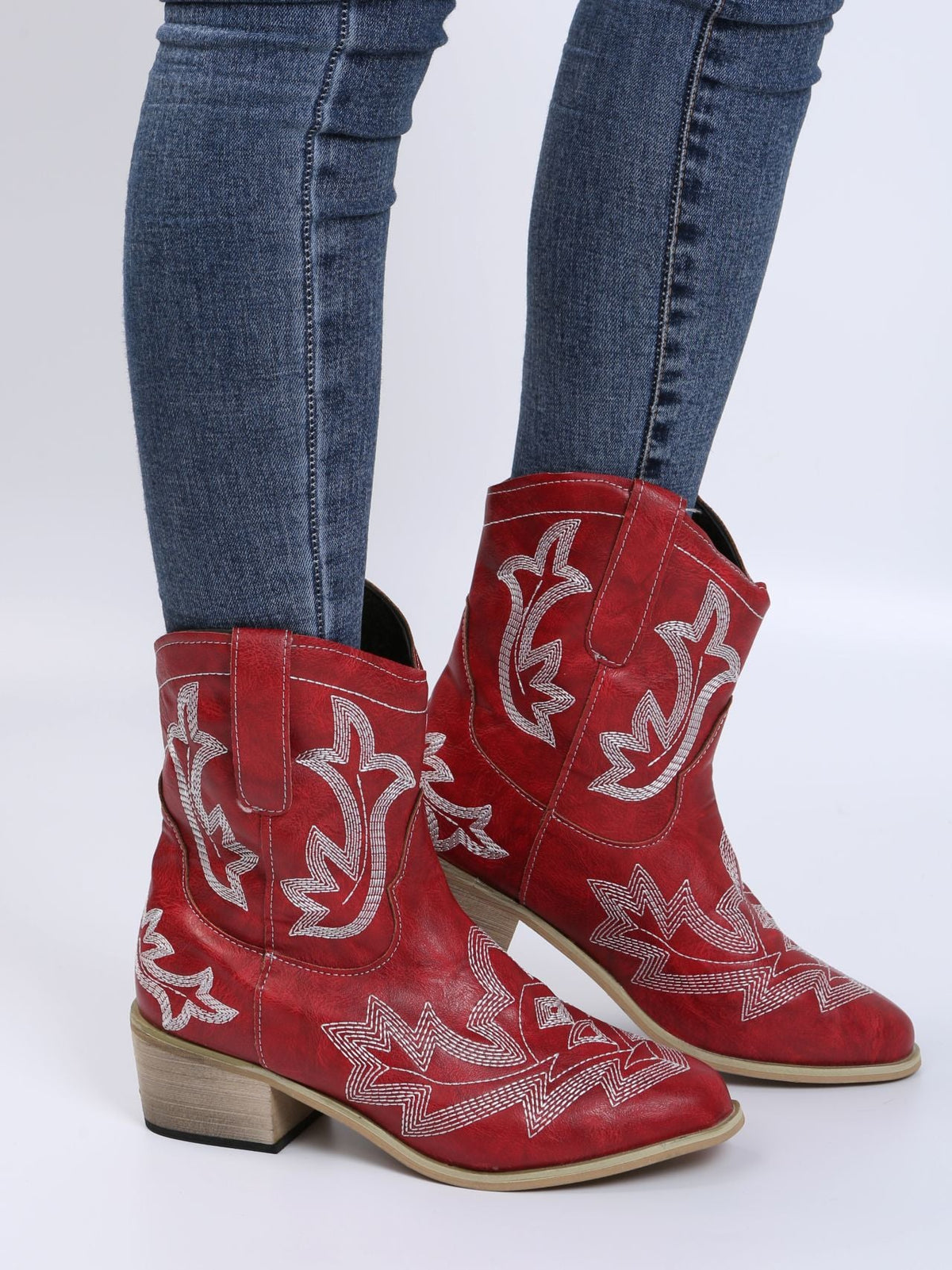 Botas Martin de salto grosso floral bordado