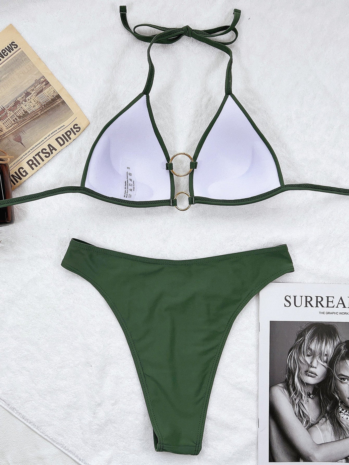 Conjunto de bikini con círculo de metal verde