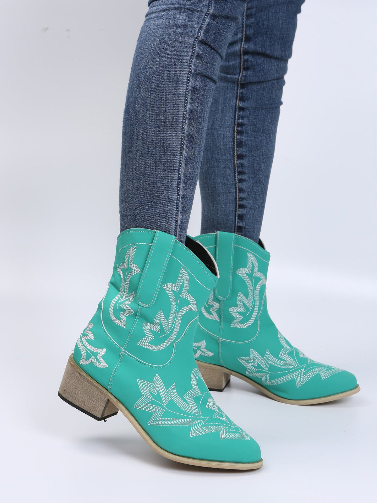 Gestickte, florale Martin-Stiefel mit klobigem Absatz