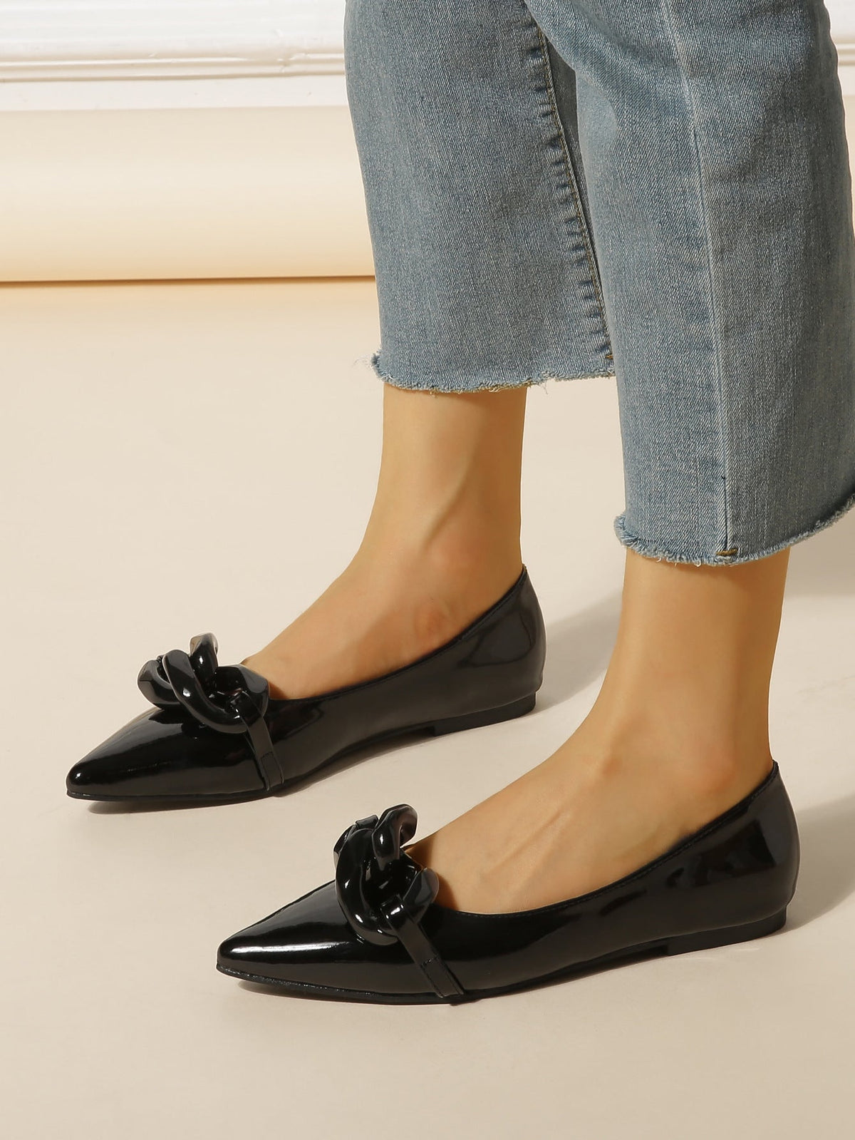 Patent Leather Chain flat Shoes