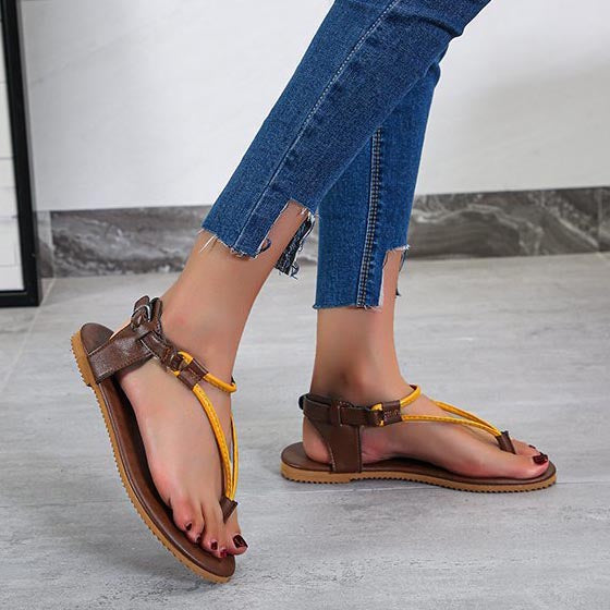 Triangle strap flip-flop flat sandals